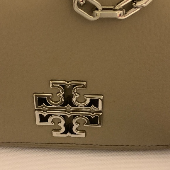 Tory Burch - Picture 3 of 5